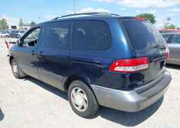 2001 TOYOTA SIENNA LE