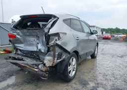 2011 HYUNDAI TUCSON GLS