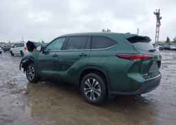 2025 TOYOTA highlander xle