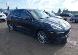 2015 PORSCHE CAYENNE