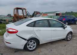 2015 FORD FIESTA SE