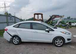 2015 FORD FIESTA SE