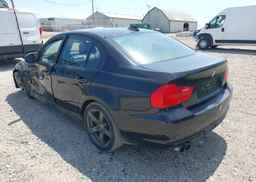 2010 BMW 323I