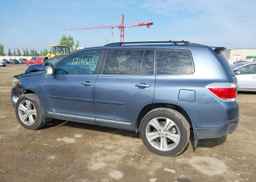 2012 TOYOTA HIGHLANDER SE