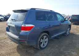 2012 TOYOTA HIGHLANDER SE