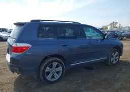 2012 TOYOTA HIGHLANDER SE