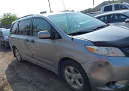 2011 TOYOTA SIENNA