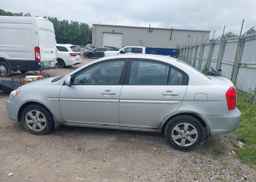 2010 HYUNDAI ACCENT GLS