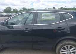 2017 NISSAN QASHQAI