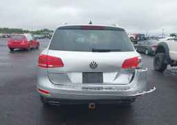 2014 VOLKSWAGEN TOUAREG V6 TDI