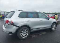 2014 VOLKSWAGEN TOUAREG V6 TDI