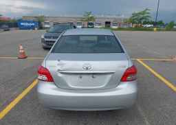 2010 TOYOTA YARIS