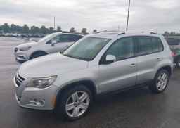 2010 VOLKSWAGEN TIGUAN SE