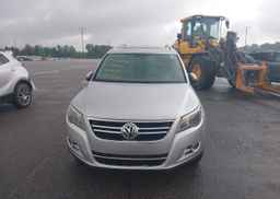 2010 VOLKSWAGEN TIGUAN SE