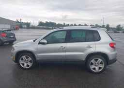 2010 VOLKSWAGEN TIGUAN SE