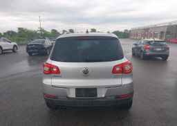 2010 VOLKSWAGEN TIGUAN SE