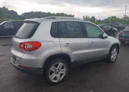 2010 VOLKSWAGEN TIGUAN SE