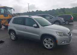 2010 VOLKSWAGEN TIGUAN SE