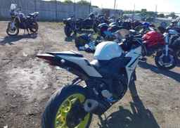 2018 YAMAHA YZFR3 A