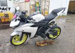 2018 YAMAHA YZFR3 A
