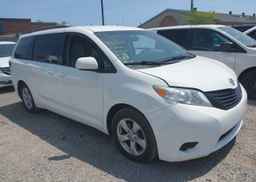 2016 TOYOTA SIENNA LE 8 PASSENGER