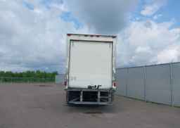 2016 FREIGHTLINER M2106