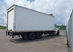 2016 FREIGHTLINER M2106