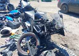 2015 YAMAHA YZFR3
