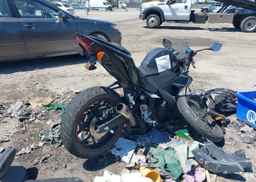 2015 YAMAHA YZFR3