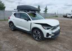 2024 VOLVO XC40 B5 PLUS DARK THEME