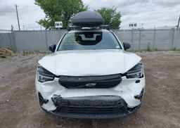 2024 VOLVO XC40 B5 PLUS DARK THEME