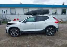 2024 VOLVO XC40 B5 PLUS DARK THEME