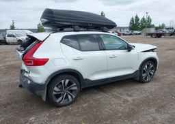 2024 VOLVO XC40 B5 PLUS DARK THEME