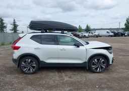 2024 VOLVO XC40 B5 PLUS DARK THEME
