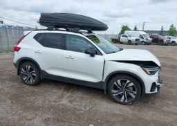 2024 VOLVO XC40 B5 PLUS DARK THEME