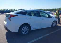 2022 TOYOTA PRIUS