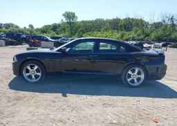 2013 DODGE CHARGER SXT