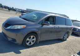 2014 TOYOTA SIENNA LE V6