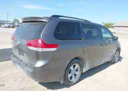 2014 TOYOTA SIENNA LE V6