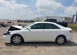 2011 TOYOTA CAMRY LE