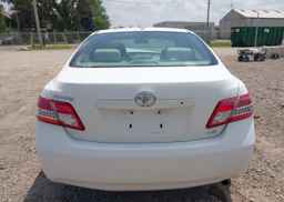 2011 TOYOTA CAMRY LE