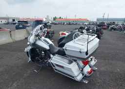 2009 HARLEY-DAVIDSON FLHTC