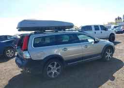 2015 VOLVO XC70 T6