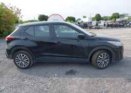 2024 NISSAN KICKS