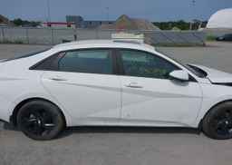 2023 HYUNDAI ELANTRA PREFERRED IVT WITH TECH PACKAGE