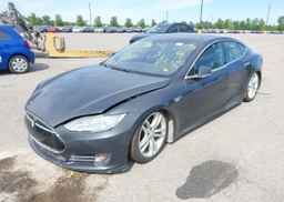 2015 TESLA Model S 85D