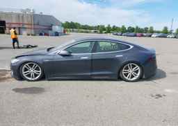2015 TESLA Model S 85D