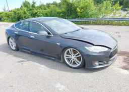 2015 TESLA Model S 85D