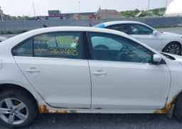 2011 VOLKSWAGEN JETTA SE