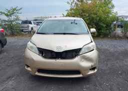 2011 TOYOTA SIENNA LE